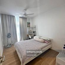 Tastefully furnished unit 
