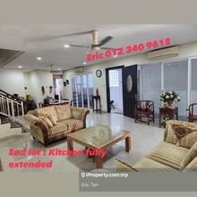 End lot ! Kitchen Extended !