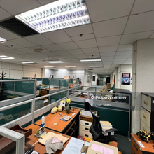 6 storeys commercial bungalow at Pj prime location available for rent