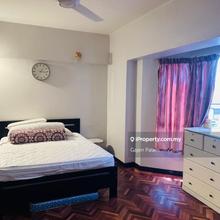 Beautifully Renovated Move In Condition Low Floor Cameron Towers Condo