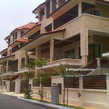 Semi D Beverly Heights House for Sale