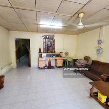 Double storey for sale! Kuala Sepetang 6-bedroom back facing Sea