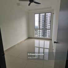 For Sale Meridin Bayvue @ masai High Floor