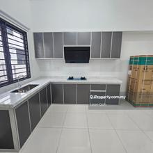 Bandar Rimbayu House with kitchen cabinet for rent