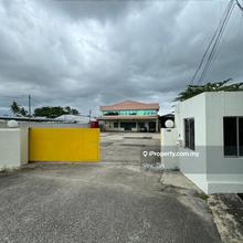 This spacious 2-floor office equipped with 2 inter-connected warehouse