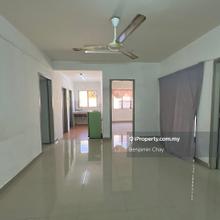 Dahlia Flat For rent Immediate Move in 
