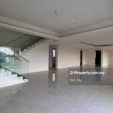 Very Low Density Condo, Perfect for Executive and Family