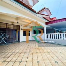 Jalan Junid Double Storey Terrace House For Sale in Muar,5 Bedrooms