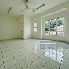 Newly Refurbished 2 Storey Terrace House Cassia Bandar Botanic Klang