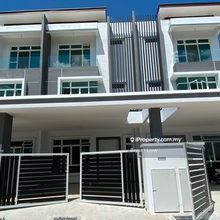 New House Freehold Taman Merak 2.5 Storey Melaka For Sell