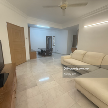Walking distance to Mrt ,Freehold, Facing field,Good condition, below$