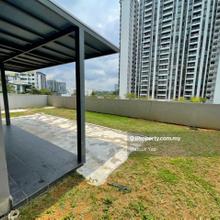 Private Garden unit with 3 car park