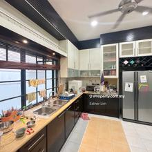 Parkville Endlot Lower unit  for Sale - Must Own!