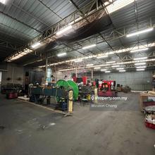 Corner Semi D Large Space Strategic Location Renovated