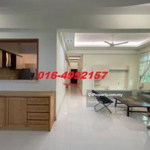 Townhouse corner lot with 4 carparks.