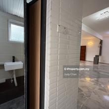 Goodyear court 10 3room 2baths partially furnished