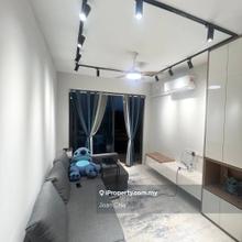 Central Park 1 plus 1 bedroom 1 bathroom, Nice Renovation, Lower Floor