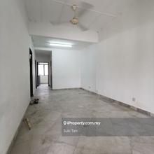 Terrace house for Sale