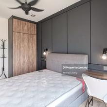 Female unit middle room (sharing bathroom) available early April