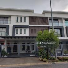 For Sale : Vista 6 @ Cheras 3 Storey Superlink House ( Non Bumi Lot )