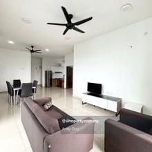 M Condominium, Larkin