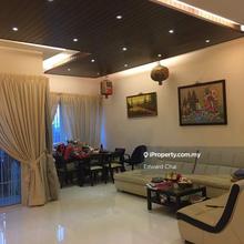 Surrounded by shops & walking distance to amenities