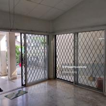 1.5 Storey Landed! Fully Kitchen Extended! Freehold! Great Location!