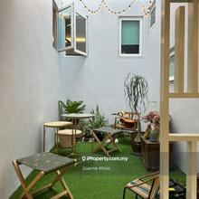 Renovated 2-storey Terrace House with Courtyard