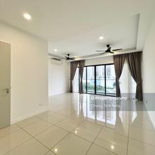 Beautiful unit overlooking to the park 
