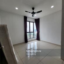 Super Below Market. Free spa legal fee. Renovated. Facing KLCC