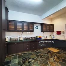 Super Nice Well Kept 2storey Semi-D for Rent: