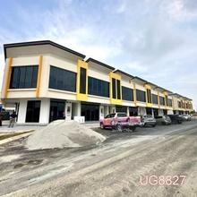 Facing mainroad Alam Impian 2sty crowded area brand new shop office