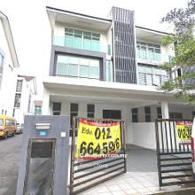 Endlot Full Loan , 3storey 7room 7bath , Bangi Avenue , Seri Putra 
