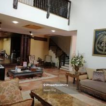 Tastefully renovated Royal Palm Bungalow