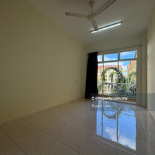 Nice Condition Freehold Apartment For Sell