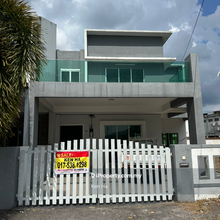 Big Corner House for Sale at Pengkalan 