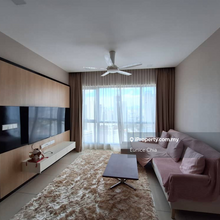 Luxury residence closer to mrt and klcc park , good condition 