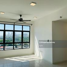 Well kept good condition high floor welcome for viewing