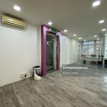 Prime Location, with Lift