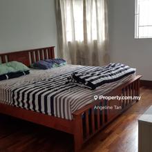 Highly in demand freehold walking distant to ktm and lrt station 