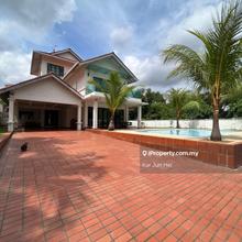 Cheap Nice 3 Stry Bungalow at Country Heights Kajang 