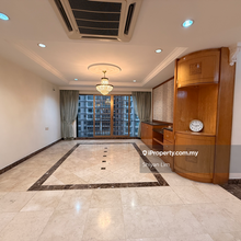 Renovated and big layout unit