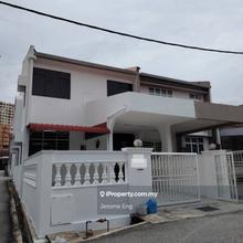 Walking distance to Schools, wet market, and food court