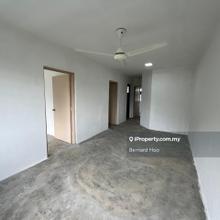 Nice keeping unit for sale