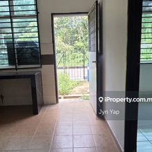 Tanjung Lumpur Single Storey Terrace House For Rent