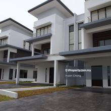 Kajang Jade hill 3 Sty Semi d house for auction