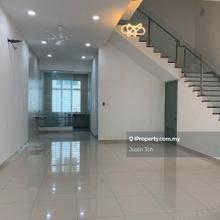 3 Storey Terrence House @ Dolomite Templer for Sale