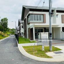 10ft land extra End Lot 2-Storey at Greenwoods Cendana, Salak Perdana