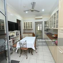 Bungalow in bkt jelutong with huge land for sale rm2.99mil  