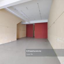 2 unit joining -Intermediate Lot -Facing car park